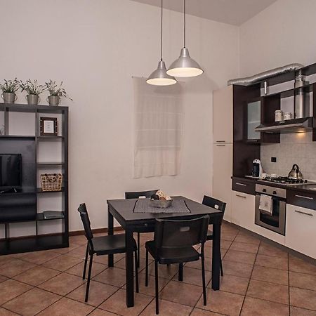 Cortile Del Forno Nel Centro Storico Apartment Arona Bagian luar foto