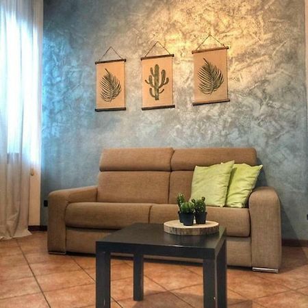 Cortile Del Forno Nel Centro Storico Apartment Arona Bagian luar foto