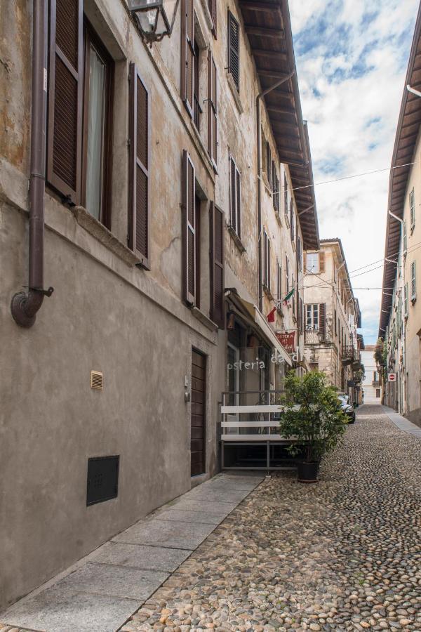 Cortile Del Forno Nel Centro Storico Apartment Arona Bagian luar foto