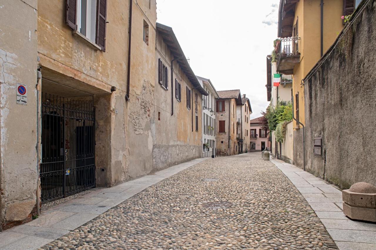 Cortile Del Forno Nel Centro Storico Apartment Arona Bagian luar foto