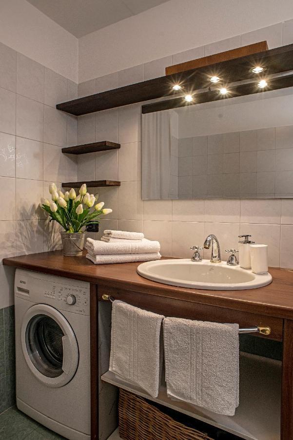 Cortile Del Forno Nel Centro Storico Apartment Arona Bagian luar foto
