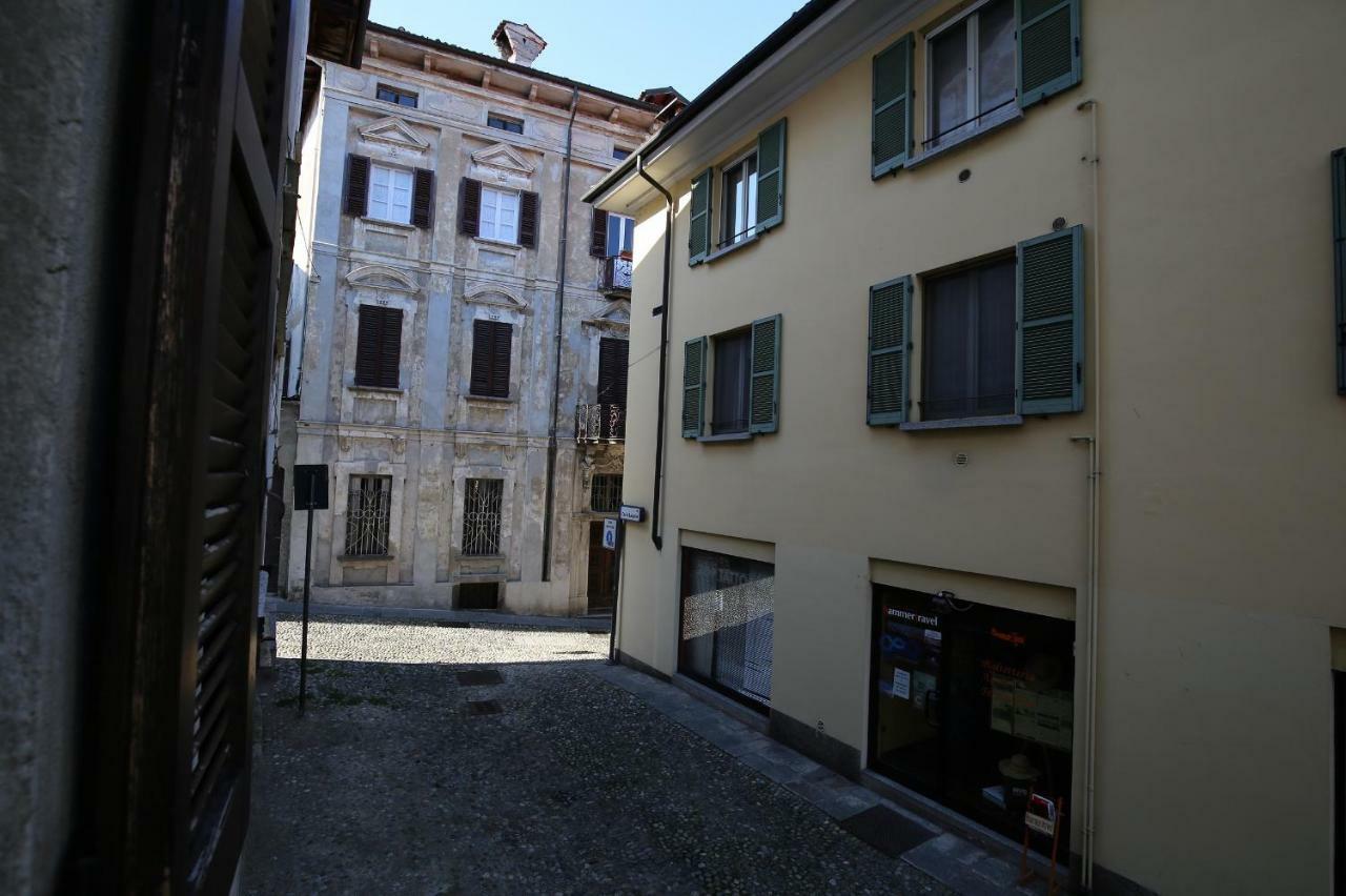 Cortile Del Forno Nel Centro Storico Apartment Arona Bagian luar foto