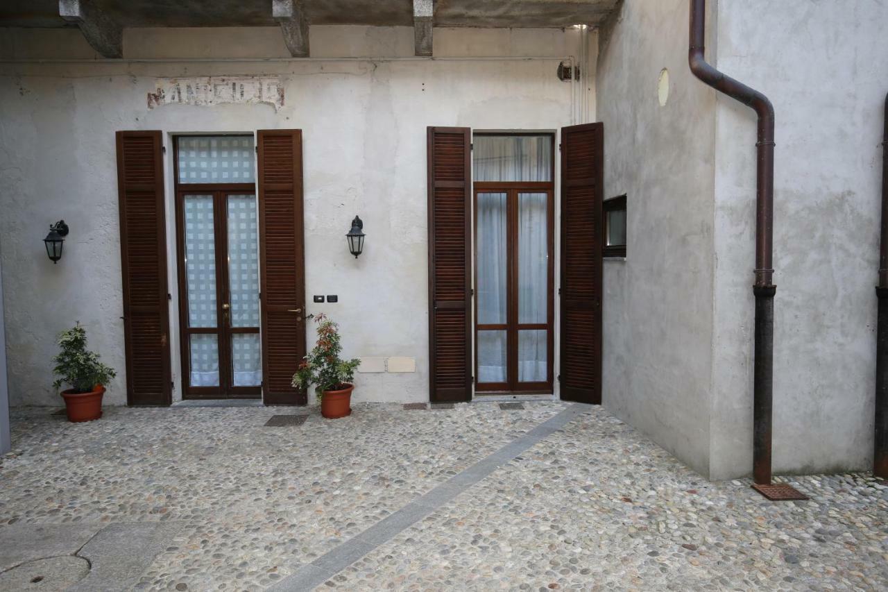 Cortile Del Forno Nel Centro Storico Apartment Arona Bagian luar foto