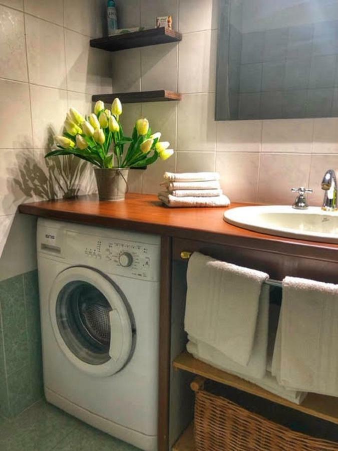 Cortile Del Forno Nel Centro Storico Apartment Arona Bagian luar foto
