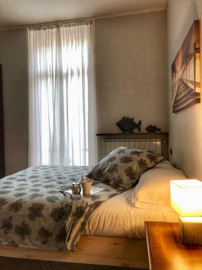 Cortile Del Forno Nel Centro Storico Apartment Arona Bagian luar foto