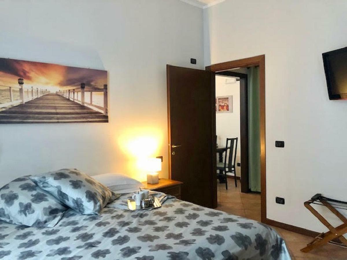 Cortile Del Forno Nel Centro Storico Apartment Arona Bagian luar foto