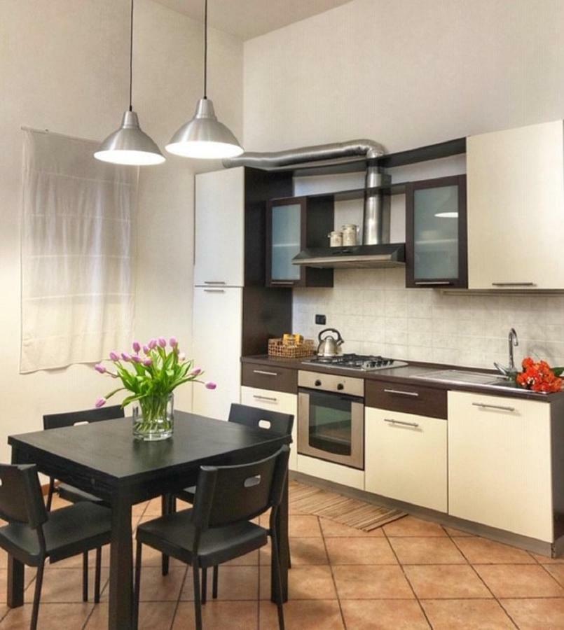 Cortile Del Forno Nel Centro Storico Apartment Arona Bagian luar foto